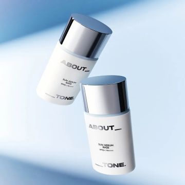 ABOUT_TONE Conjunto de 2 Sun Serum Base 30ml com bolsa porta-chaves