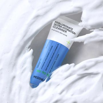 MEDIHEAL Hyaluronic Acid Density Moisture Cleansing Foam 120ml, 1 Pack